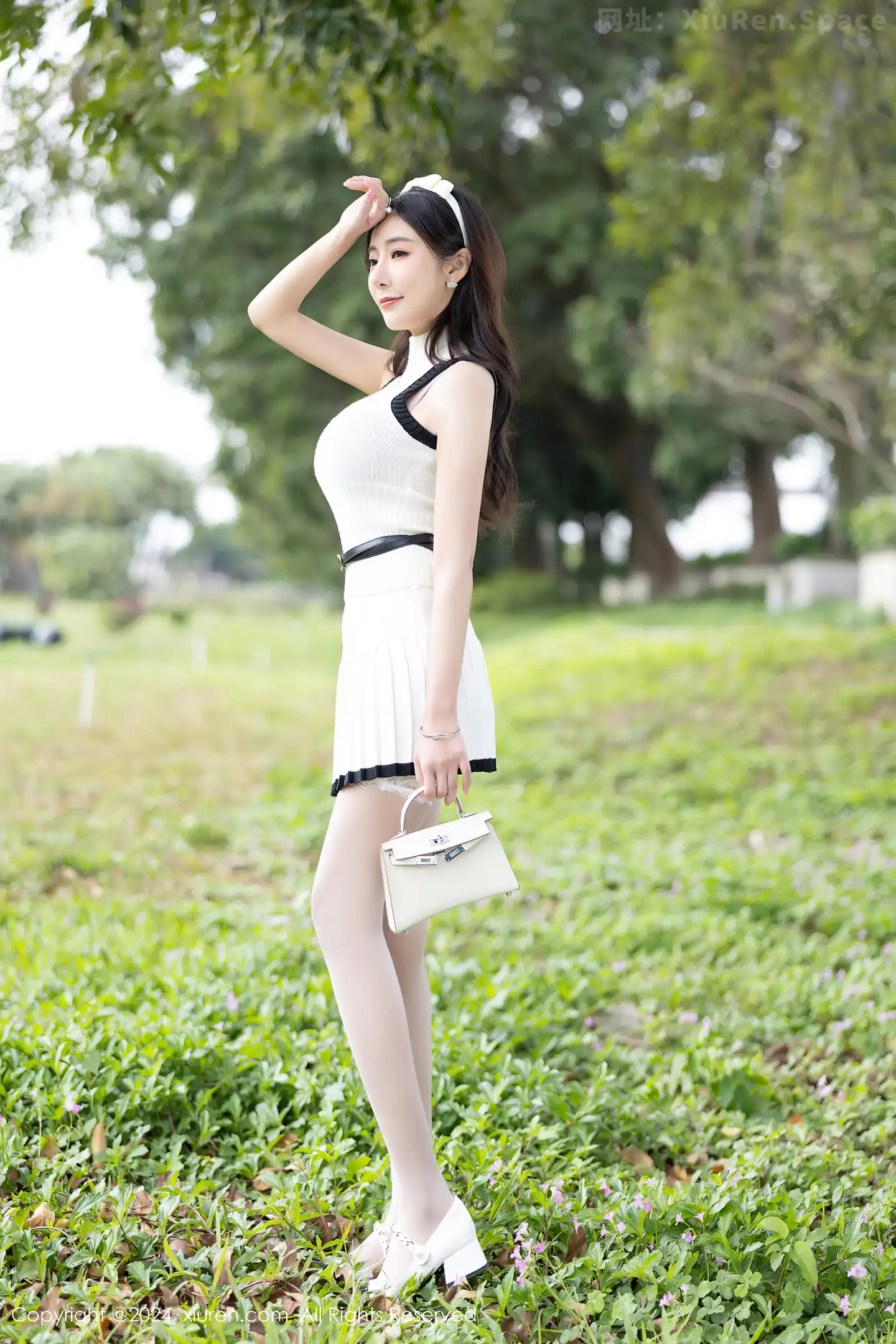 图片[3]-[XiuRen秀人网]VOL.8334 女神王馨瑶yanni白色连衣短裙露粉色内衣配白丝袜完美诱惑写真80P-秀人网官方网站